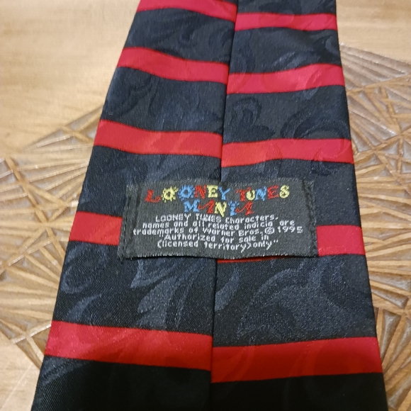 Looney Tunes Mania 1995- The Gangs All Here- Men's  Polyester Tie- RARE-Limited - Picture 4 of 7